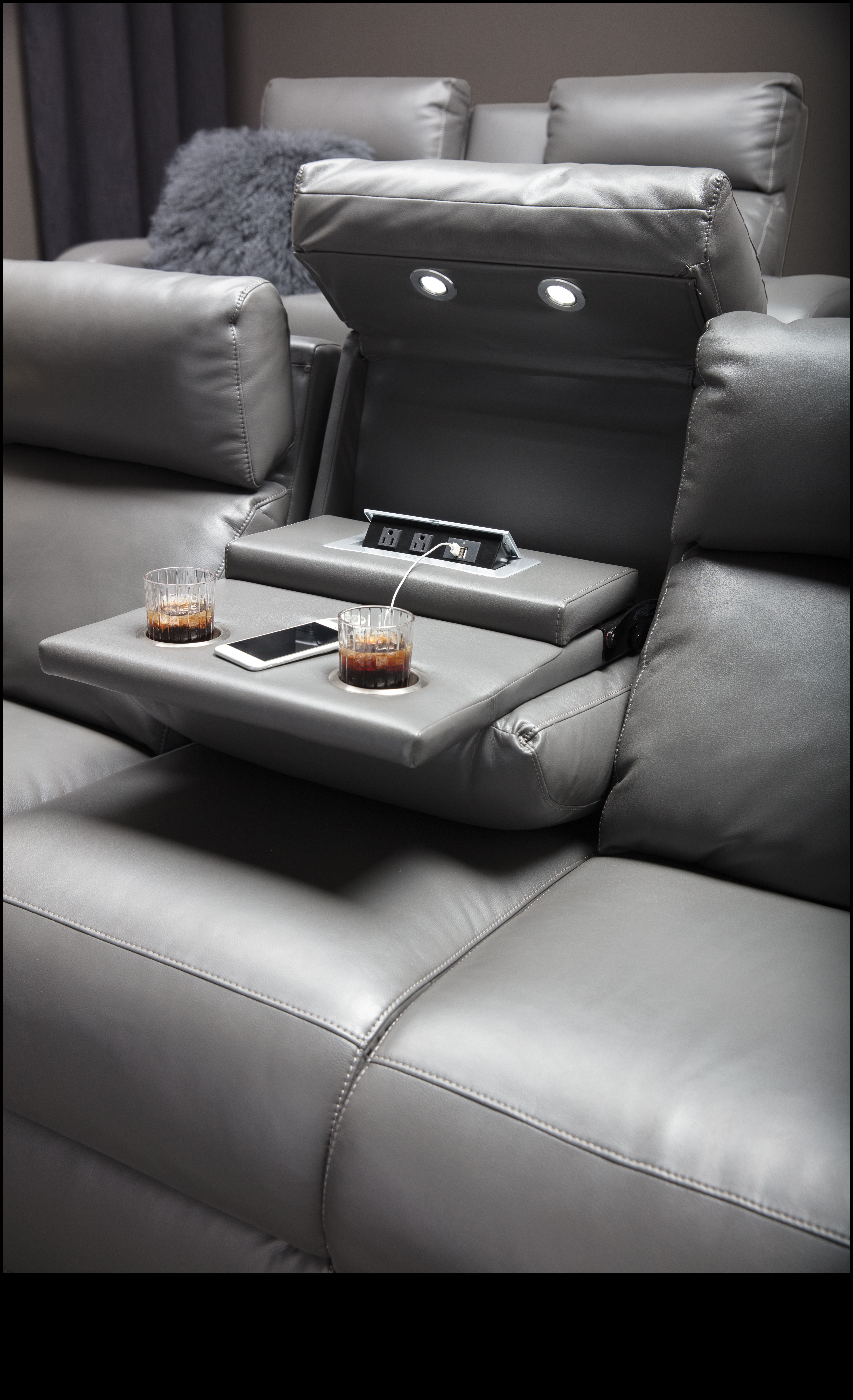 Canapele și mobilier înclinabil confortabil cinematografic concepute pentru vizionarea TV de ultimă oră 2 Confort cinematografic: canapele înclinabile și mobilier concepute pentru vizionarea televizorului