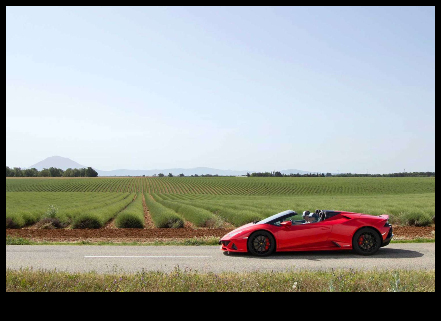 Supercar Rafinament O experiență de conducere luxoasă și puternică 4 Rafinament supercar: luxul se întâlnește cu performanța în mașinile sport