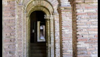 Arhitravele Aureliane: caracteristici arhitecturale în arcade romane