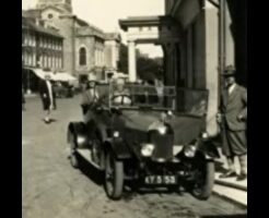 Călătorii cinstite de timp: mașini și biciclete de epocă pe drumuri nesfârșite